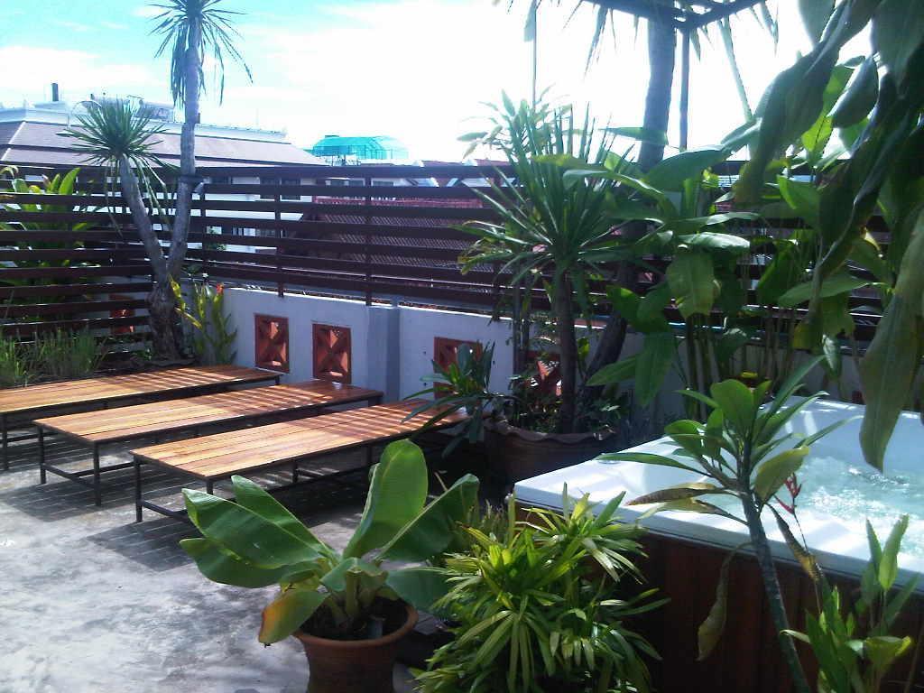 Junior House Hostel Τσιάνγκ Μάι Εξωτερικό φωτογραφία