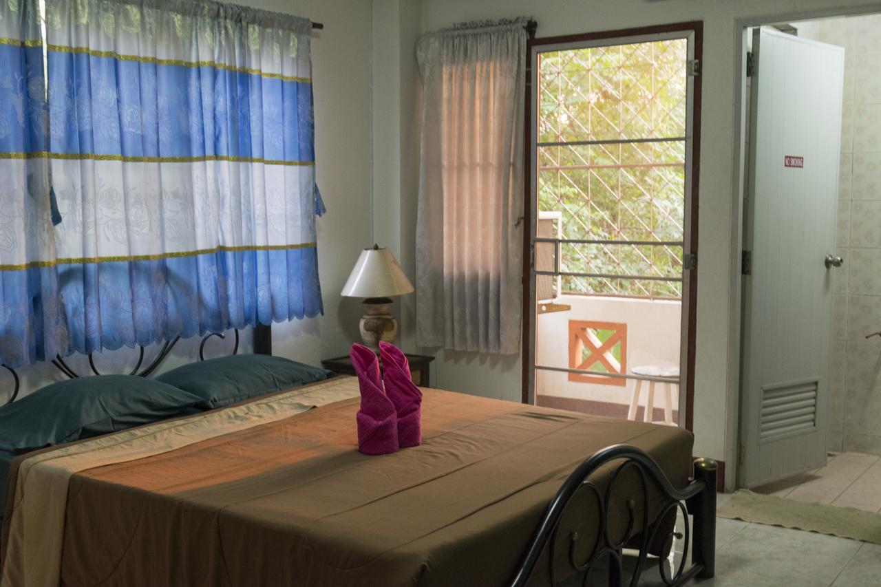 Junior House Hostel Τσιάνγκ Μάι Εξωτερικό φωτογραφία