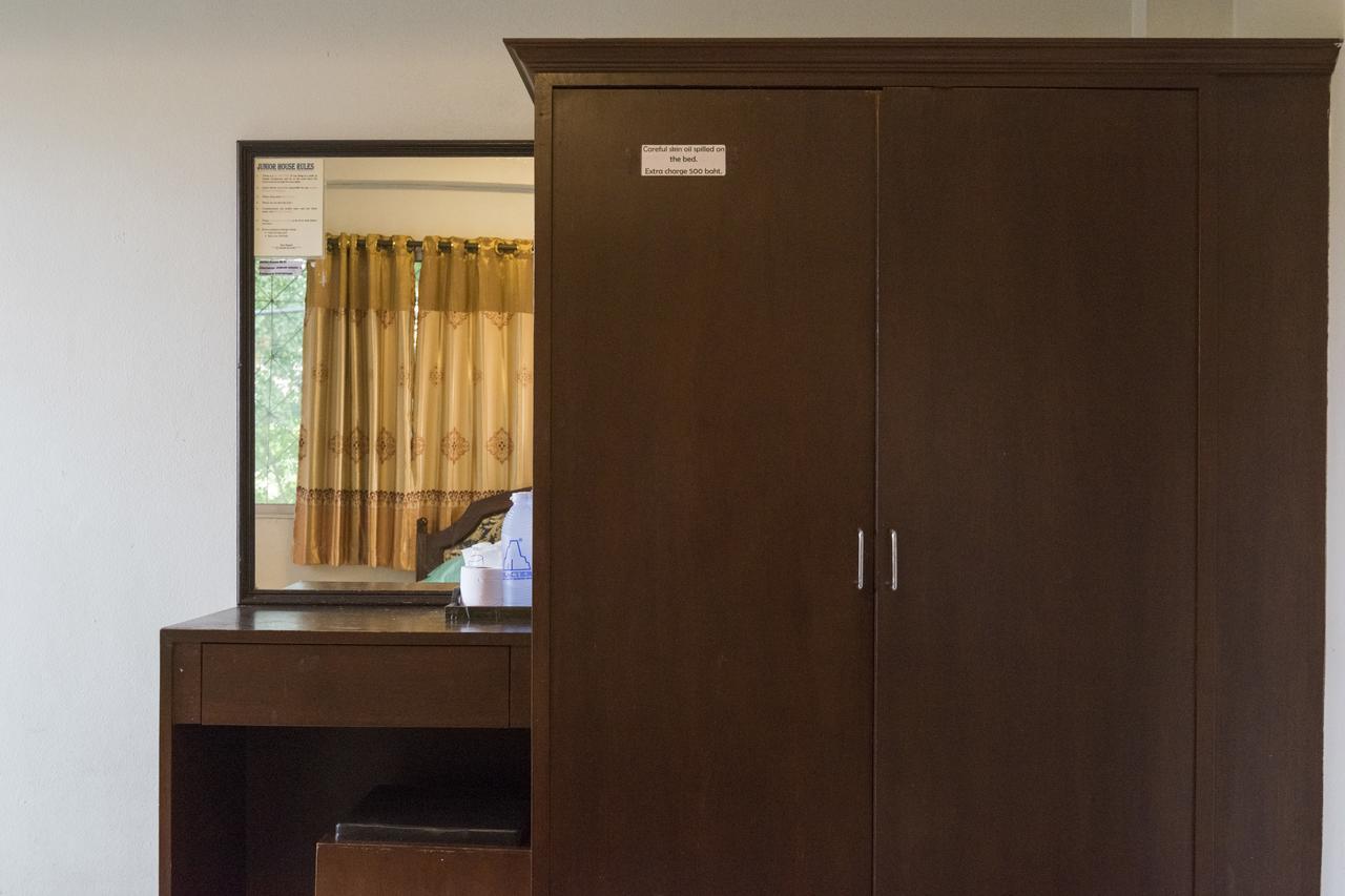 Junior House Hostel Τσιάνγκ Μάι Εξωτερικό φωτογραφία